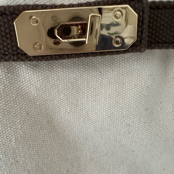 New Anthropologie Oversized Canvas Slouchy Tote in Chocolate - Picture 5 of 10